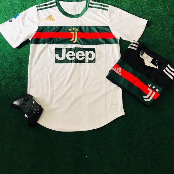 JUVENTUS KIT - Picture 3 of 6